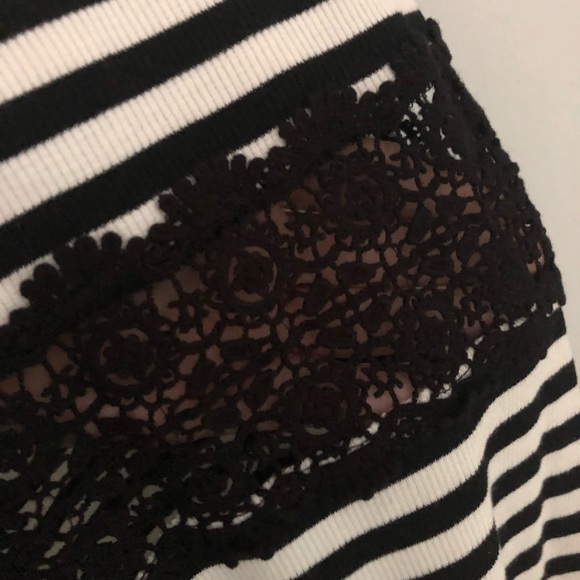 Monteau Dress 🍑 - Picture 3 of 4